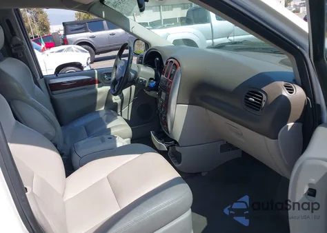 2005 Chrysler Town & Country Limited из США, поврежденный, VIN 2C8GP64L75R261008